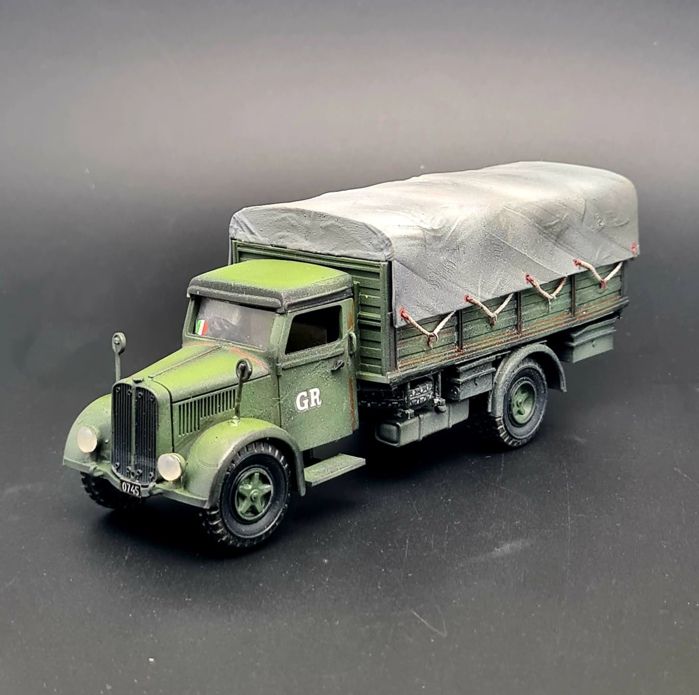Medium Truck OM Taurus (Italy, WW2)